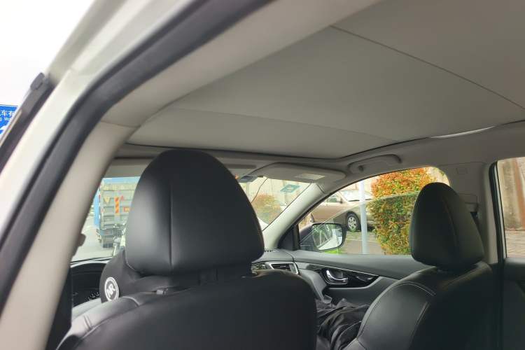 Used Nissan Qashqai 2016 2.0L CVT Luxury Edition Headliner