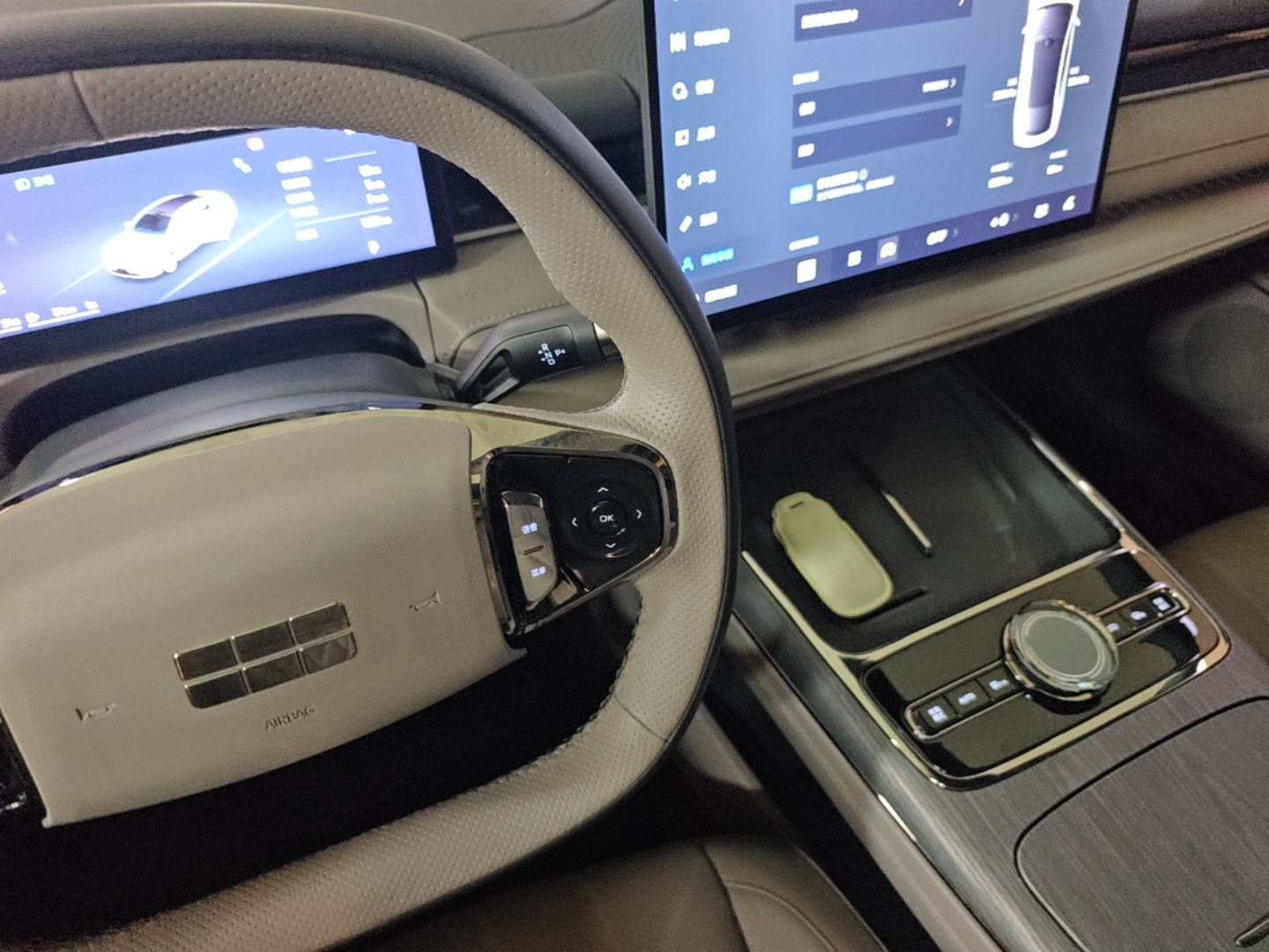 Geely Galaxy 8 2025 130km EM-i Deluxe Edition — снимка 16