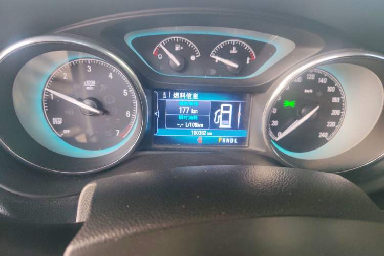 Used Buick Envision 2017 20T Two-Wheel Drive Leading Version Odometer Close Up