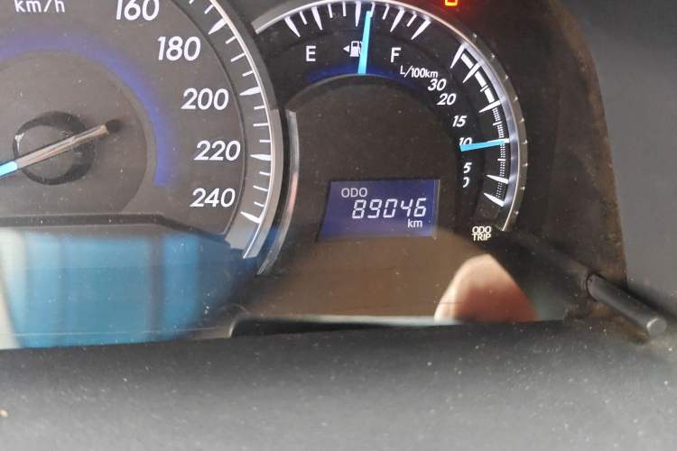 Used Toyota Camry 2013 2.0G Comfort Edition Odometer Close Up