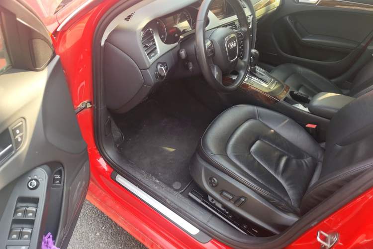 Used Audi A4L 2012 2.0 TFSI automatic Comfort trim level