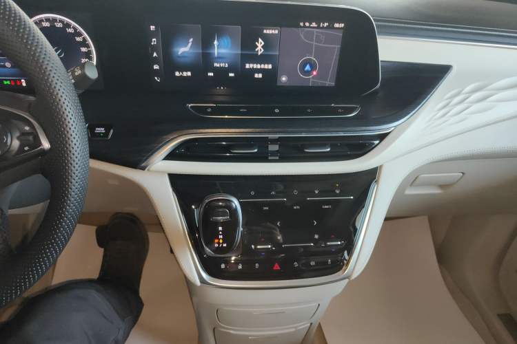 Used Buick GL8 2020 Avenir Avia Six-Seat Deluxe Edition
