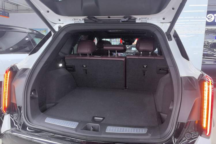 Used Cadillac XT5 2025 2.0T Platinum Edition