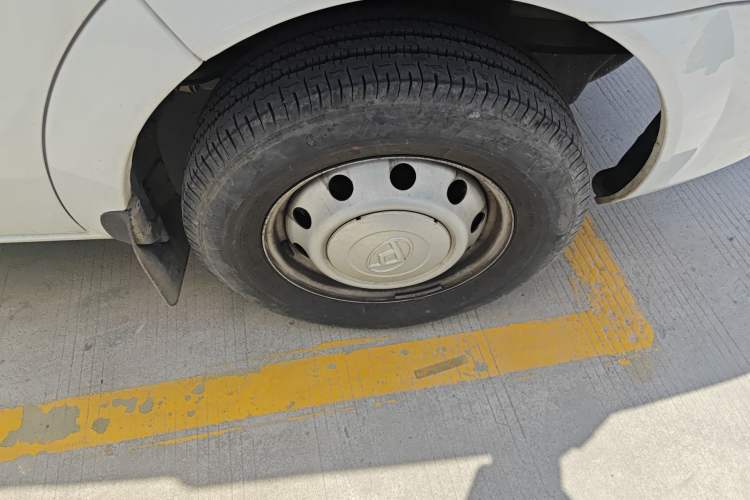 Used SAIC MAXUS Xintu V80 2024 Aotuntong Value Edition 6MT Short Wheelbase Ultra-Low Roof 127 Ps 5/6 Seats