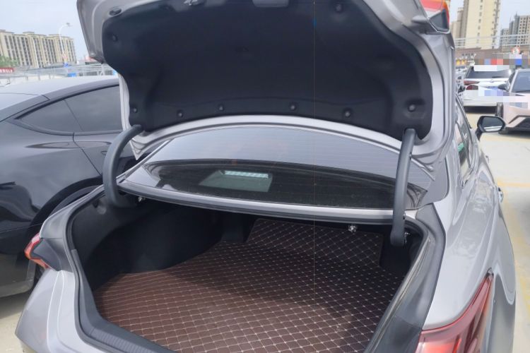 Used Toyota Avalon 2019 2.0L Luxury Edition China VI Standard Trunk