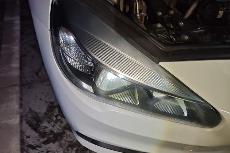 Used BMW 2 Series Active Tourer 2016 218i Fashion Model Right Front Headlight