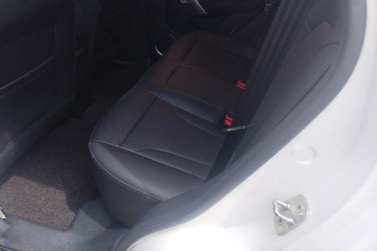 Used Haval H2 2017 Red-Label 1.5T Automatic Two-Wheel Drive Luxury Model Left Rear Seat