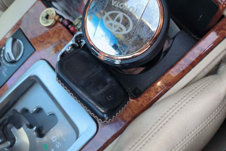 Used Toyota Land Cruiser 2012 4.6L Automatic VX-R Vehicle Key