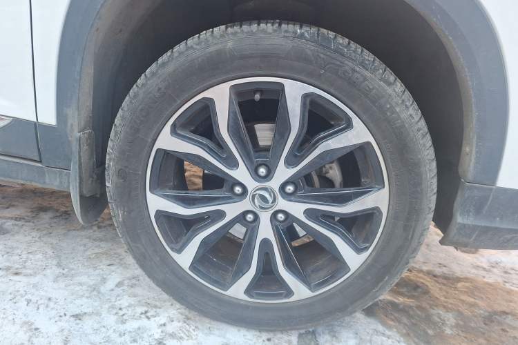 Used FORTHING Joyear X5 2017 Jingxiang Series 1.5T Manual Luxury Model Right Front Wheel Hub