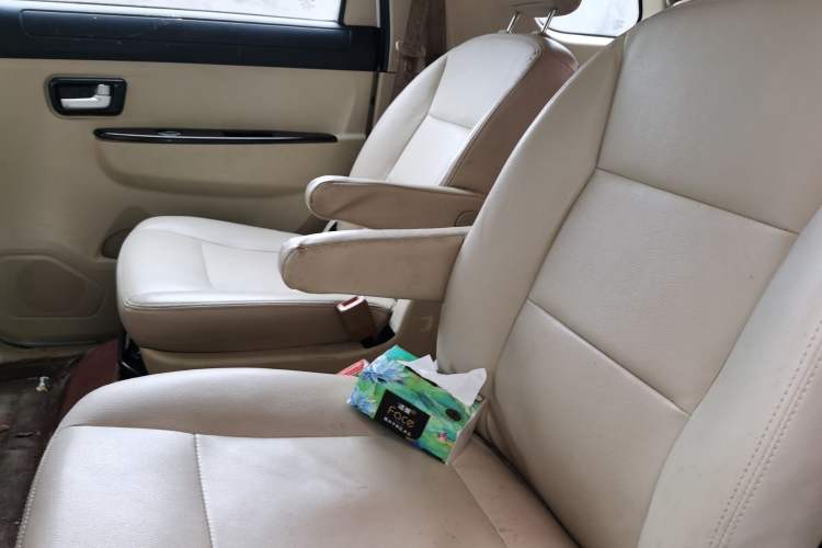 Used Dongfeng Fengon 370 2016 1.5L Manual Elite Home Edition 7-Seater
