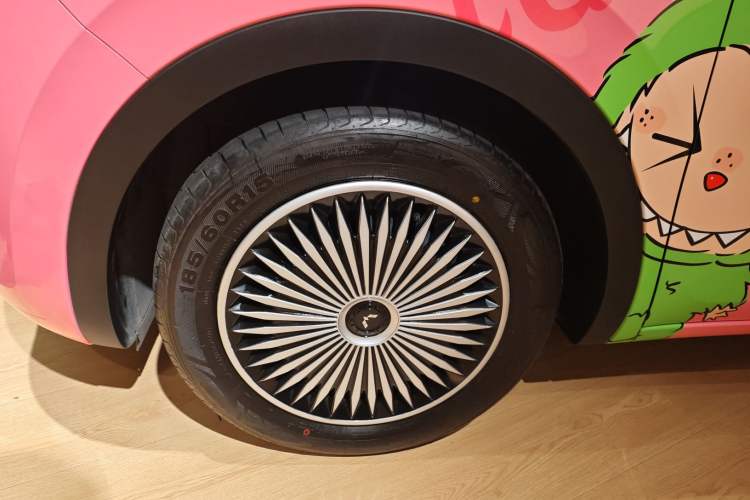 Used Wuling Bingo 2024 333 km Lingxi Connected Version Left Front Wheel Hub