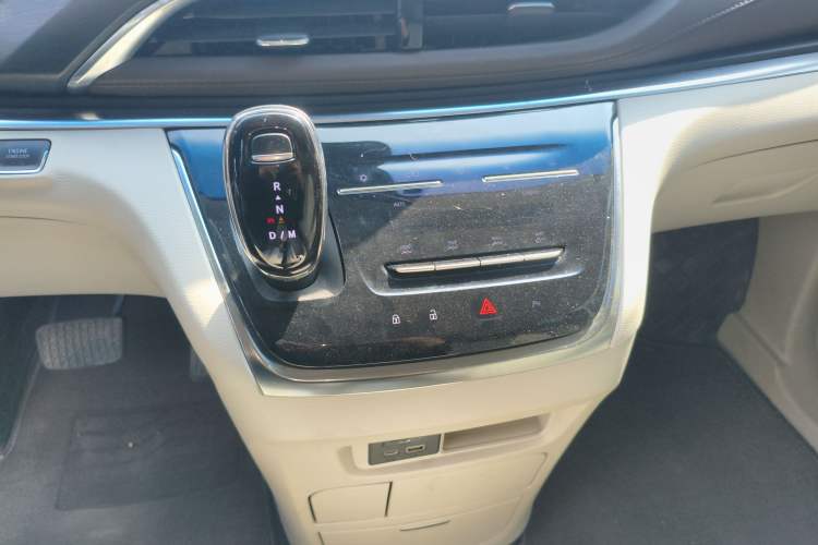 Used Buick GL8 2023 Land Executive Class 652T Luxury Model