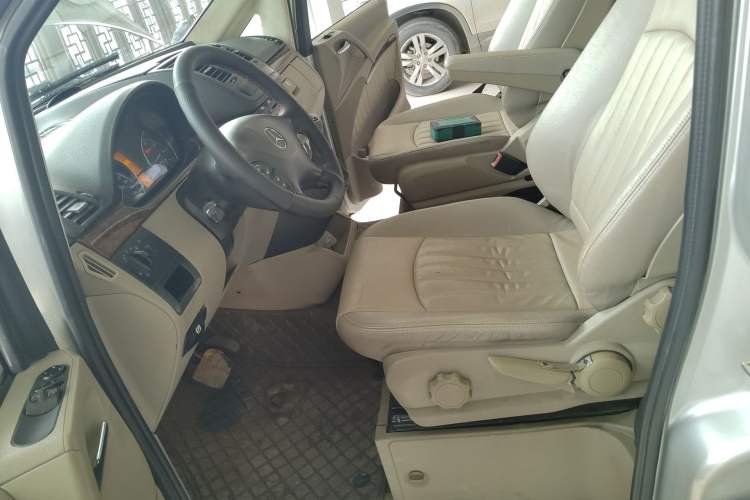 Used Mercedes-Benz Viano 2010 2.5L Luxury Edition Left Front Seat