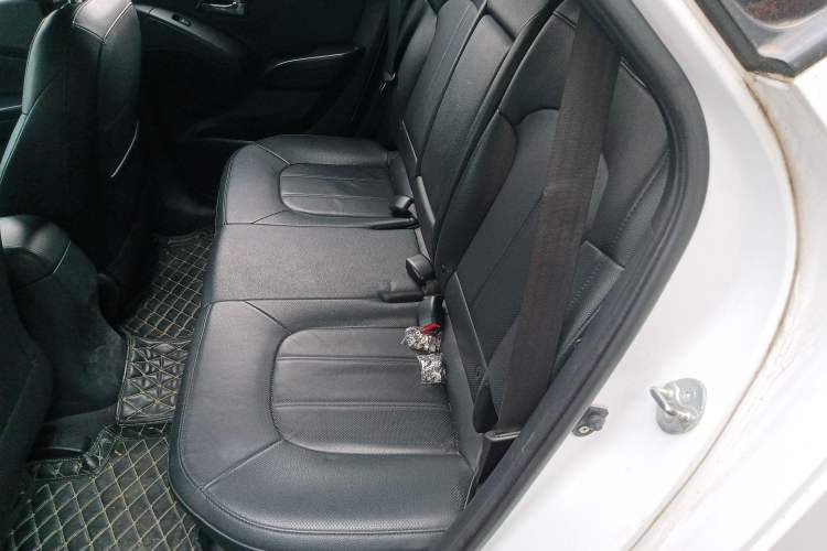 Used Hyundai ix35 2015 2.0L Automatic 2WD Smart Type China IV
