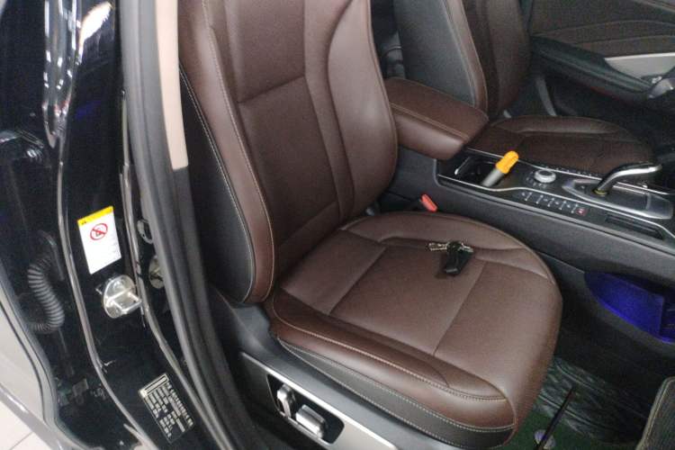 Used Wey VV6 2021 2.0T Two-Wheel Drive Smart Plus