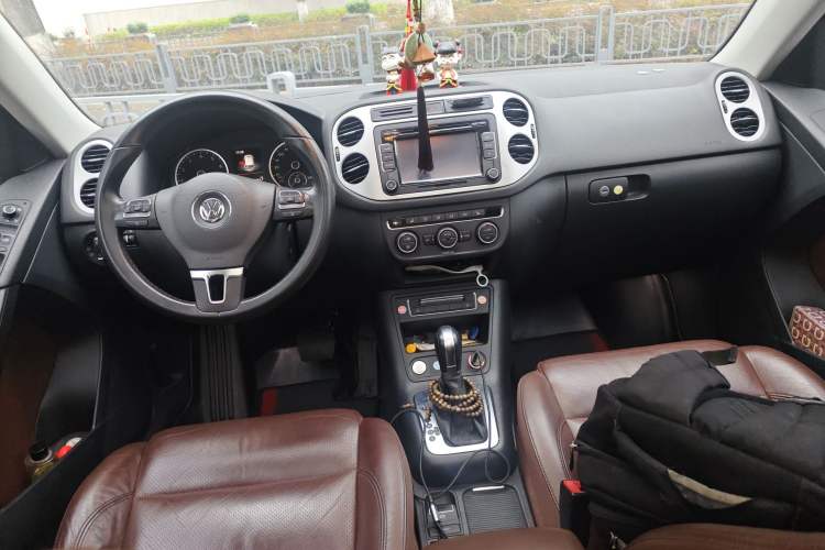 Used Volkswagen Tiguan 2016 300TSI Automatic Two-Wheel Drive Luxury Edition Center Console