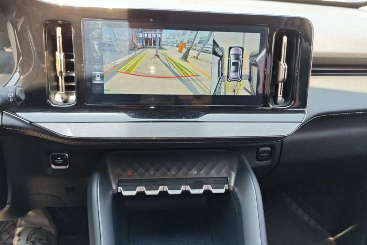 Used Wuling Xingyun 2023 2.0L DHT Flagship Edition