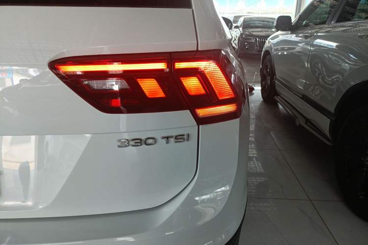 Used Volkswagen Tiguan L 2023 330TSI Automatic Two-Wheel Drive Comfort Edition Right Rear Taillight