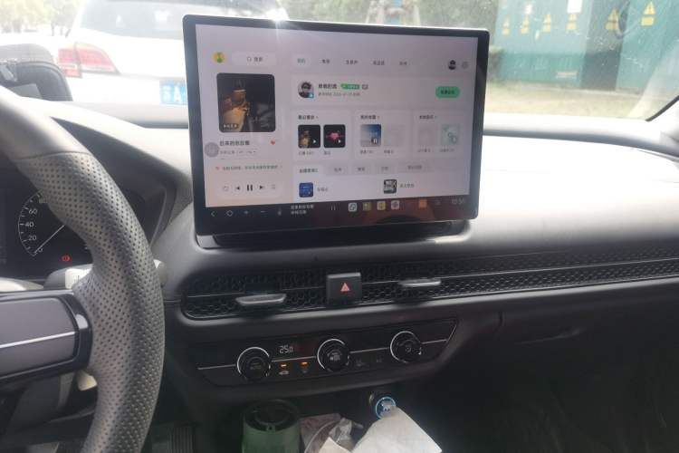 Used Honda HR-V 2023 2.0L eHEV Dynamic Speed Version