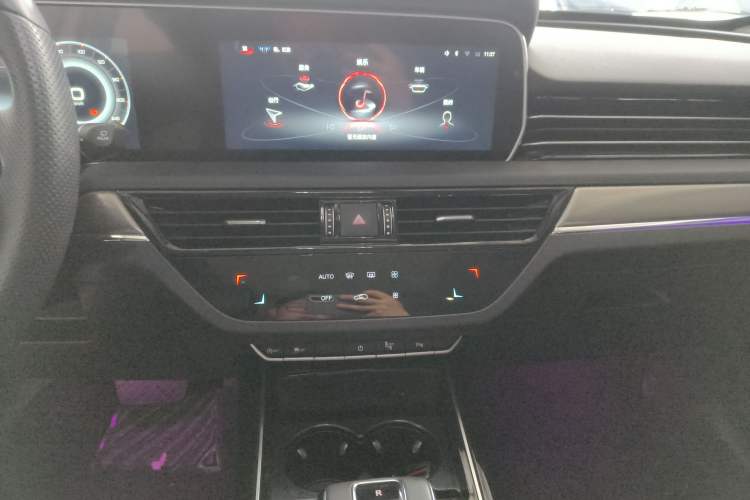 Used Hongqi HS5 2022 Revised Version 2.0T Smart Connect Flagship Edition
