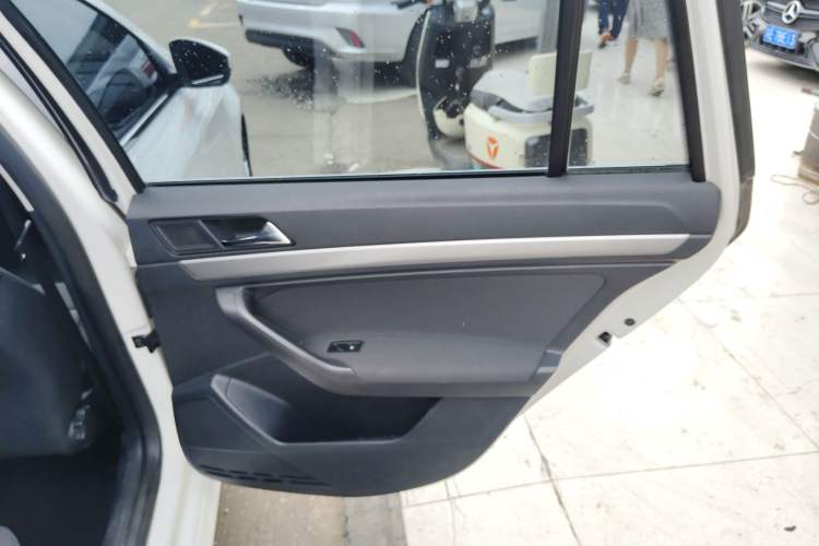 Used Volkswagen Gran Lavida 2017 1.6L Automatic Fashion Edition