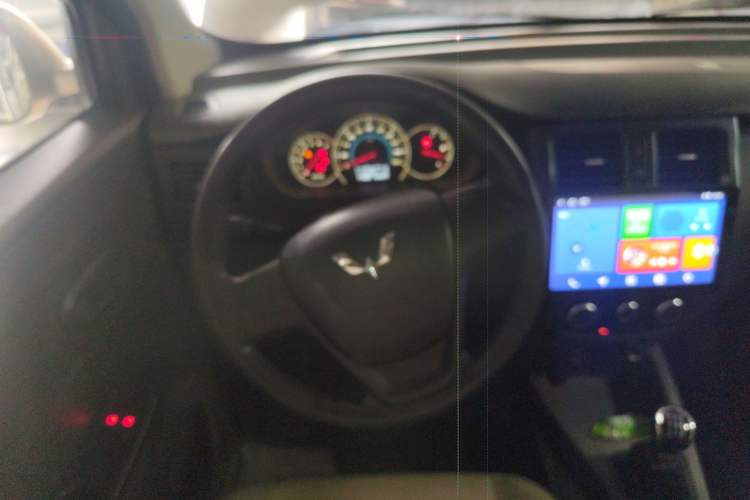 Used Wuling Rongguang V 2016 1.5L Standard Version
