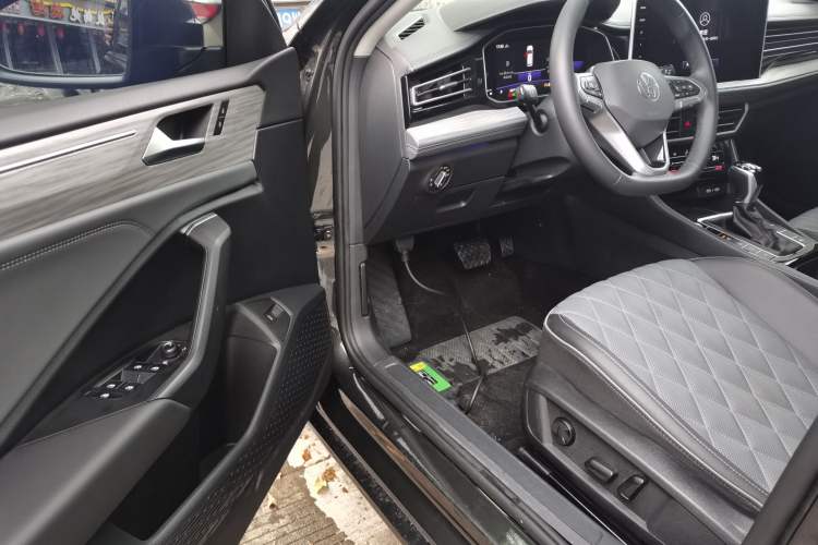 Used Volkswagen Sagitar 2023 280TSI DSG Excellence Edition Driver Seat