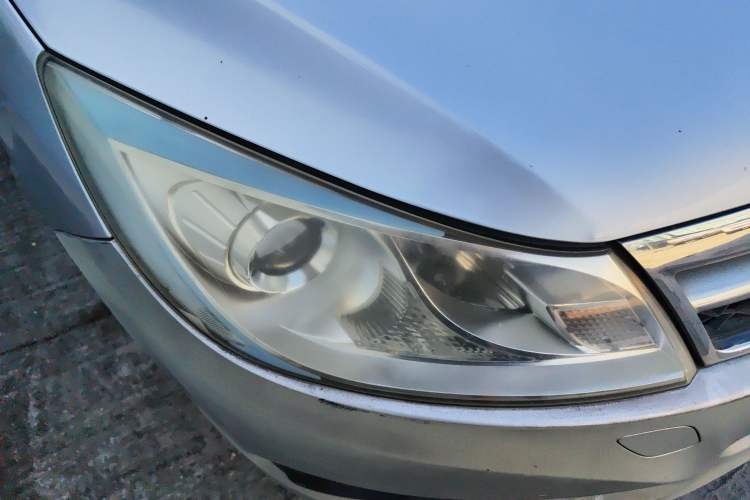 Used BYD Surui 2012 1.5TID Automatic Luxury Version Right Front Headlight