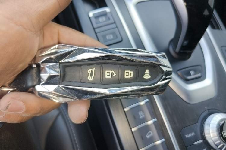 Used Wey VV5 2021 1.5T Two-Wheel Drive Color Pioneer