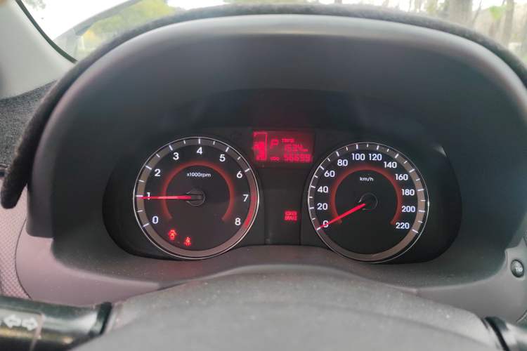 Used Hyundai Verna (older generation) 2016 1.4L Automatic Leading-Edge GLX