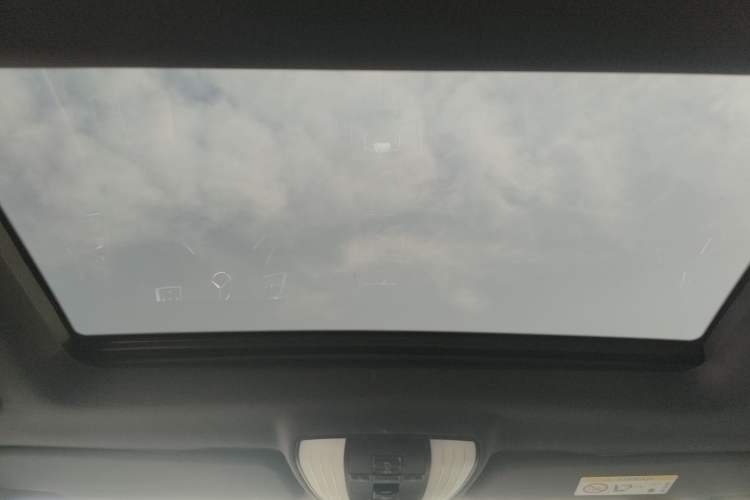 Used Mercedes-Benz E-Class 2015 E 200 L Headliner