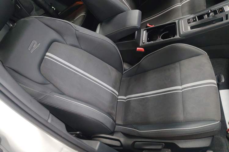 Used Volkswagen Golf 2023 Facelift 280TSI DSG R-Line Right Front Seat