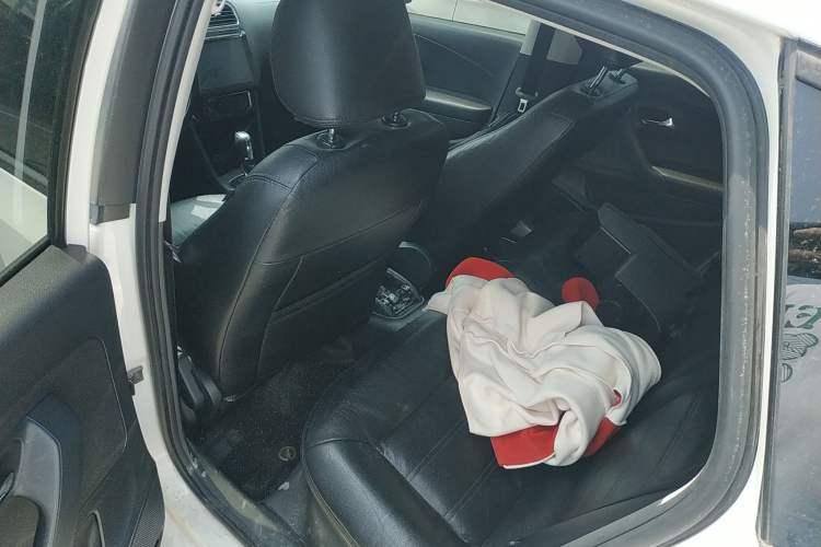 Used Volkswagen Polo 2016 1.6L Automatic Comfort Model Left Rear Seat