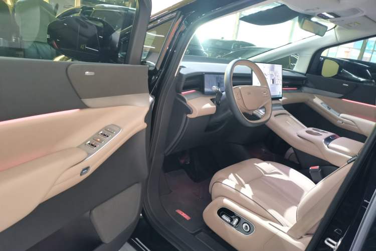 Used XPeng X9 2025 740 Ultra-Long Range Max