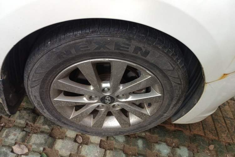 Used Hyundai Mistra 2014 1.8L Automatic Smart GLS Right Front Wheel Hub