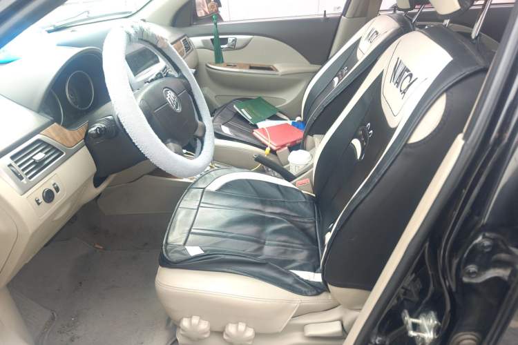 Used Buick Excelle 2015 1.5L Automatic Classic Model
