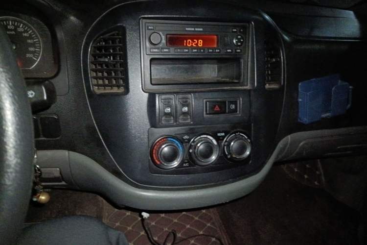 Used FORTHING Lingzhi 2013 M3 1.6L 7-Seater Comfort Model