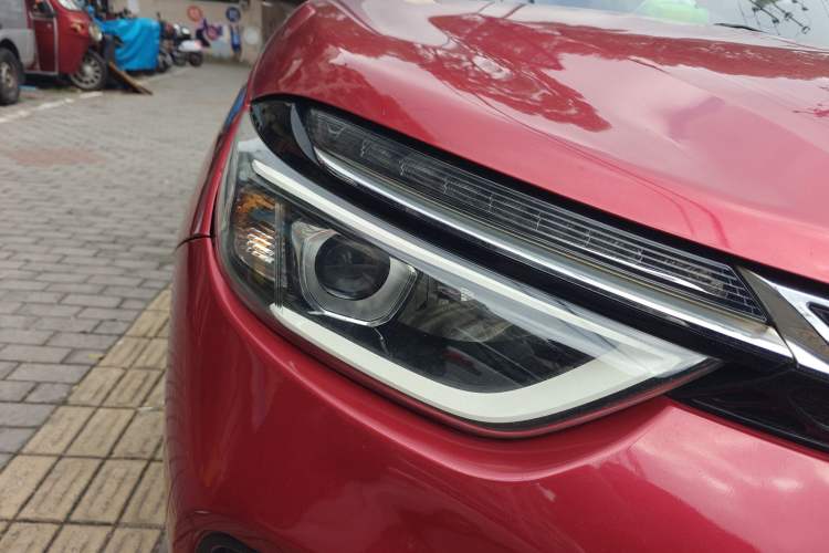 Used Dongfeng Aeolus AX4 2017 1.4T DCT Trendy & Stylish Model
