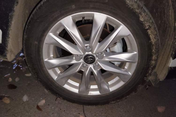 Used Toyota Corolla Cross 2024 2.0L Pioneer Edition Right Front Wheel Hub