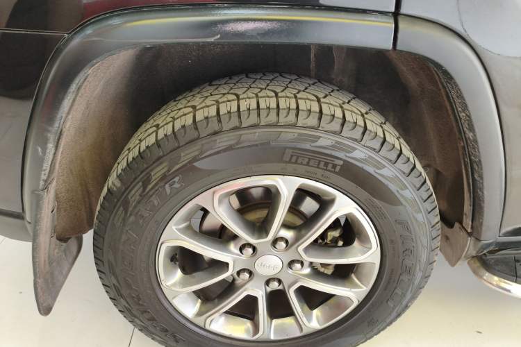 Used Jeep Grand Cherokee 2014 3.0L Comfort Navigation Edition