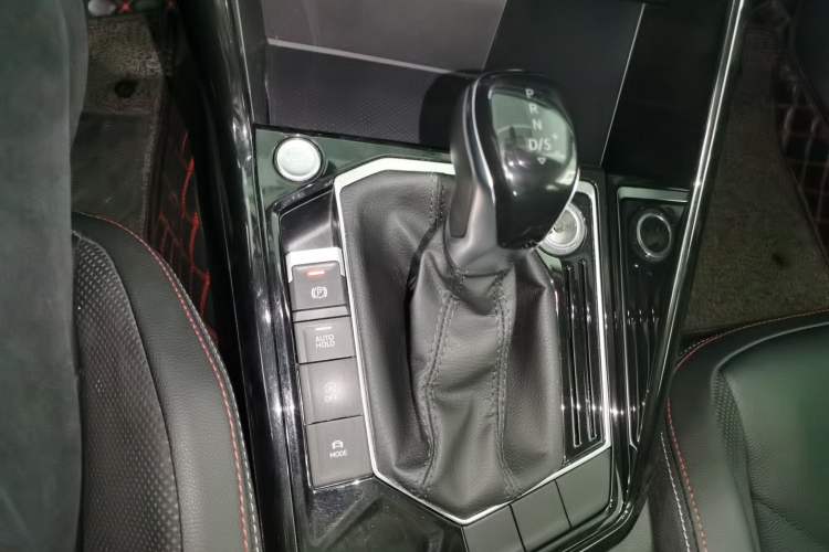 Used Volkswagen Tayron 2019 330TSI Two-Wheel Drive Luxury Model China VI Standard Gear Lever