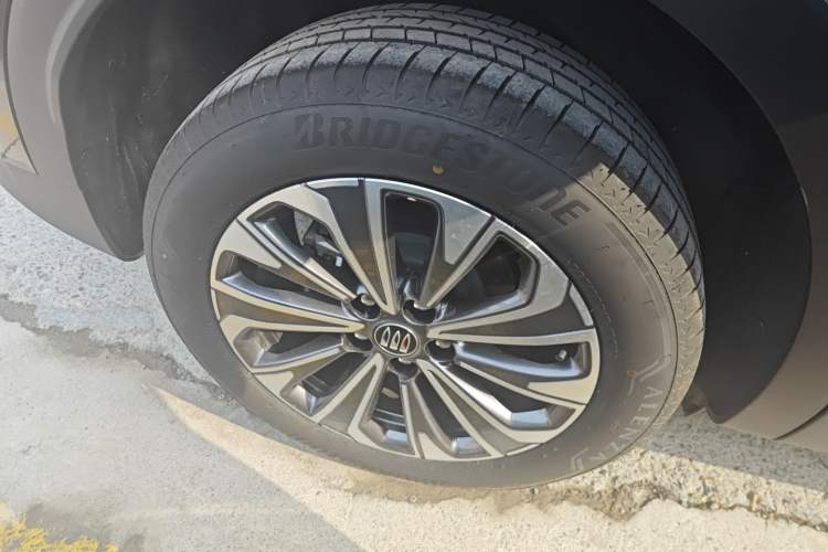 Used Buick Envision 2025 25T Entry-Grade Platinum Edition Right Rear Wheel Hub