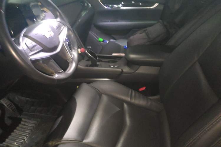 Used Cadillac XT5 2018 25T Luxury Model
