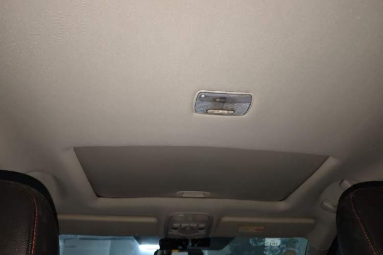 Used Haval H6 2015 Upgraded Model 1.5T Manual Two-Wheel Drive Elite Version Headliner