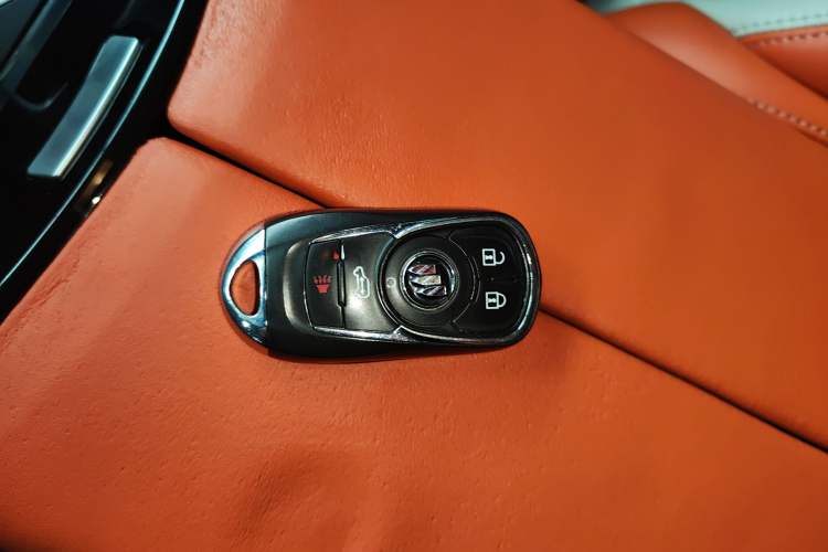 Used Buick GL8 2021 Land Cruiser Executive Class 652T Luxury Model
