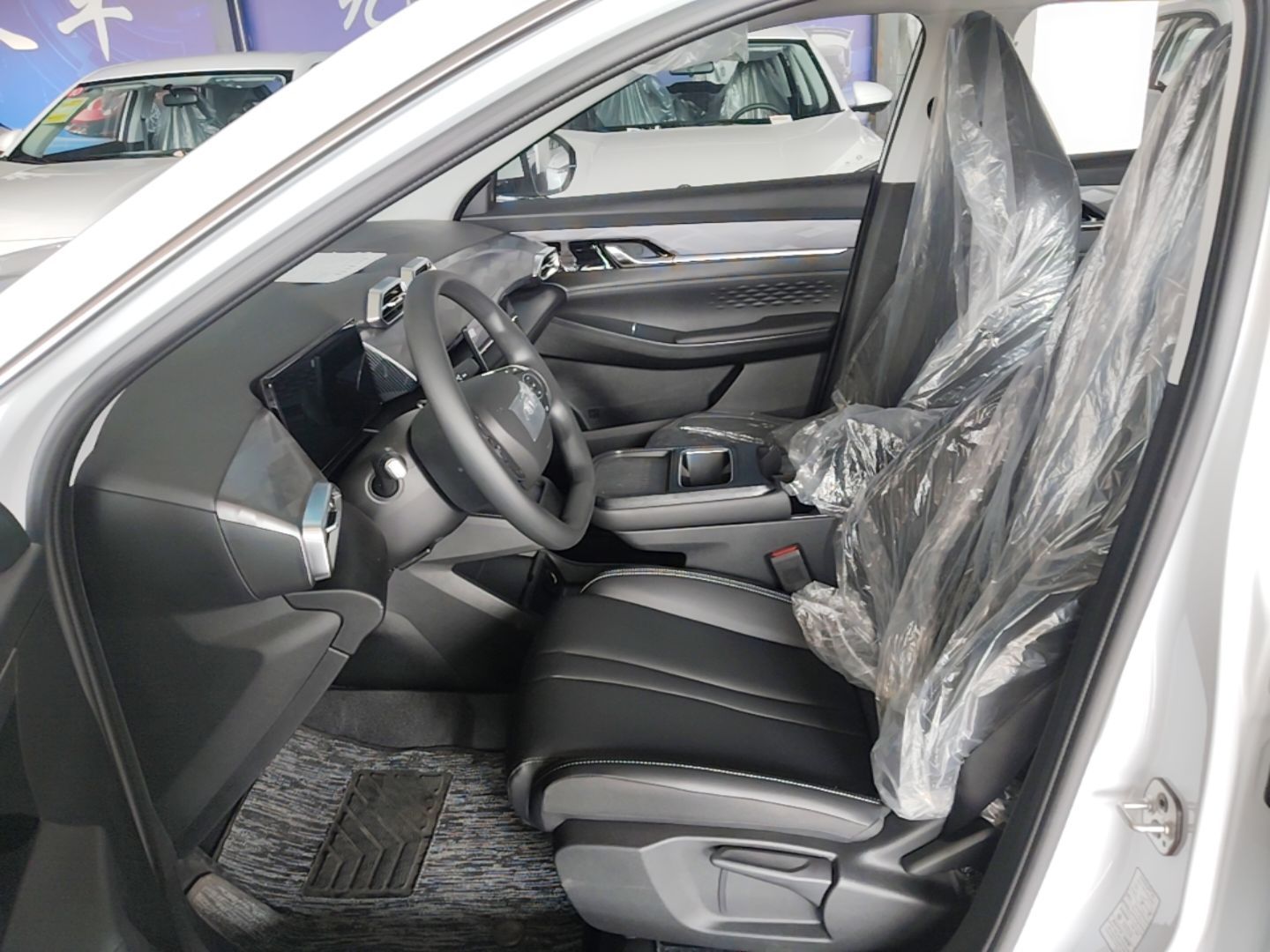 Dongfeng Aeolus SKY EV01 2025 530 km AIR Elite Edition — снимка 17
