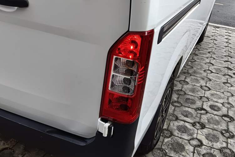 Used Karry Jiangtun E5 2024 268 km Range Open-Window 6-Seater Version
