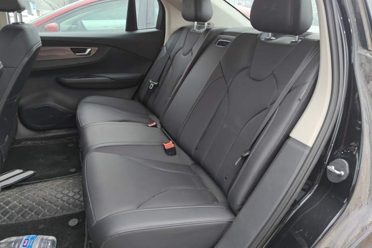 Used Hongqi E-QM5 2021 Online Booking Charging Basic Edition 5 Seats