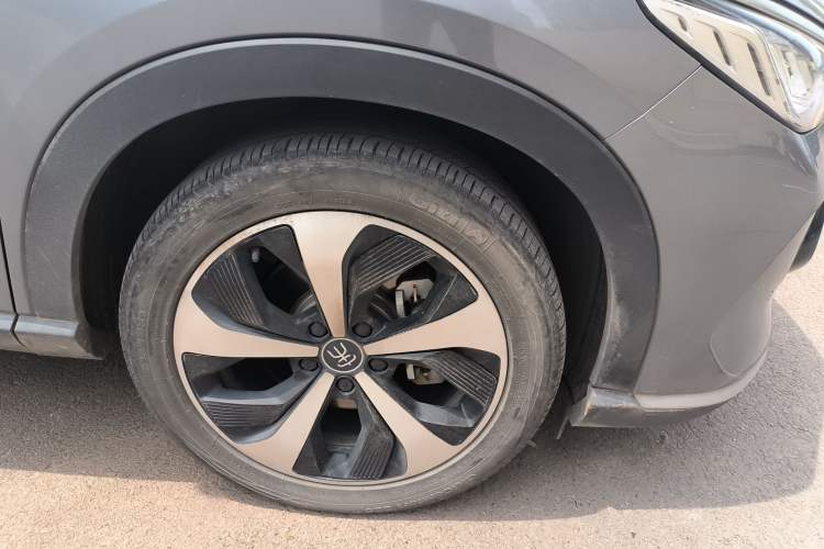 Used BYD Song PLUS New Energy 2021 DM-i 110KM Flagship Model Right Front Wheel Hub