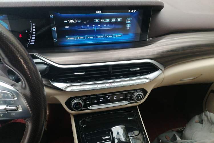 Used Bestune T77 2020 PRO 280 TID Automatic Luxury Model Audio And AC Panel